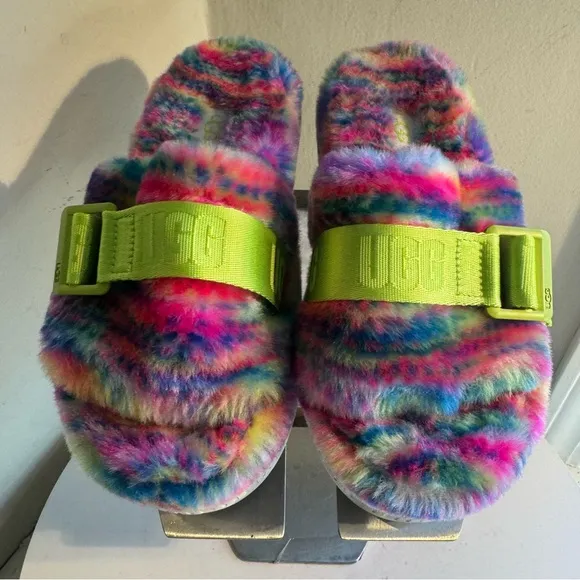 UGG Women's Fluffita Pixelate Youth Slippers size 5