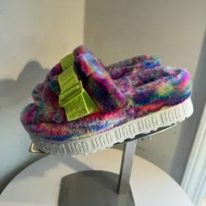UGG Women's Fluffita Pixelate Youth Slippers size 5