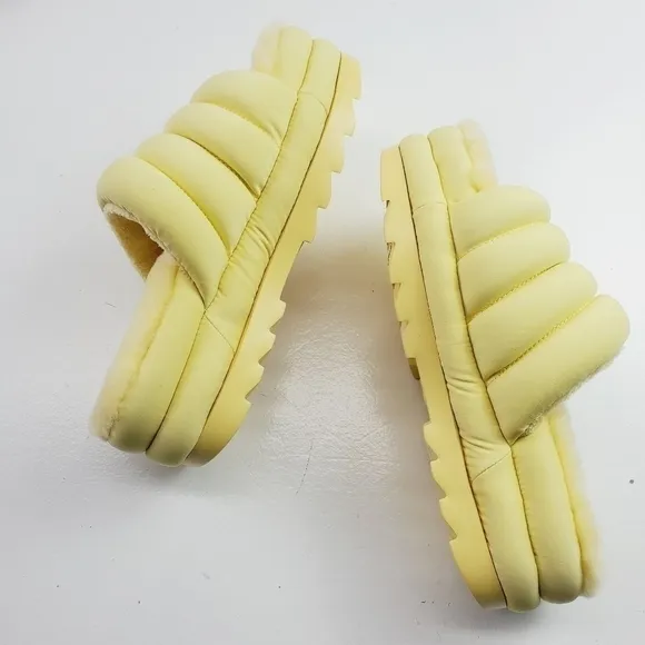UGG Women's Maxi Puft Slide Slipper Sandals Banana Yellow Size 8