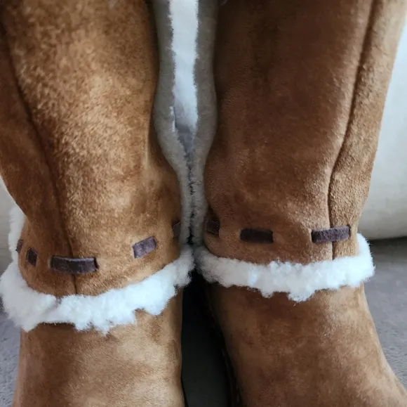 UGG Womens Size 12 43 Elijo Chestnut Suede Shearling Pull On Cuffed Boots