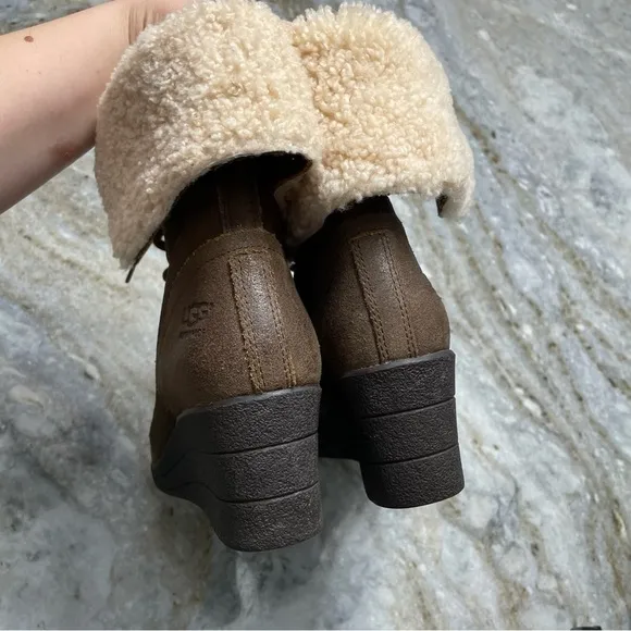 UGG Zea Brown Leather Wedge Boots Women's 9