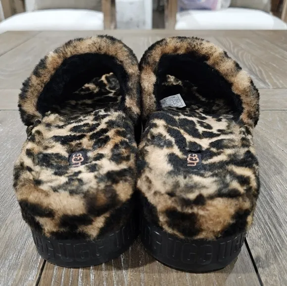 UGGs Fluffita Panther Print, Women's Size 9