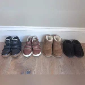 Uggs kids boots size 9 lot