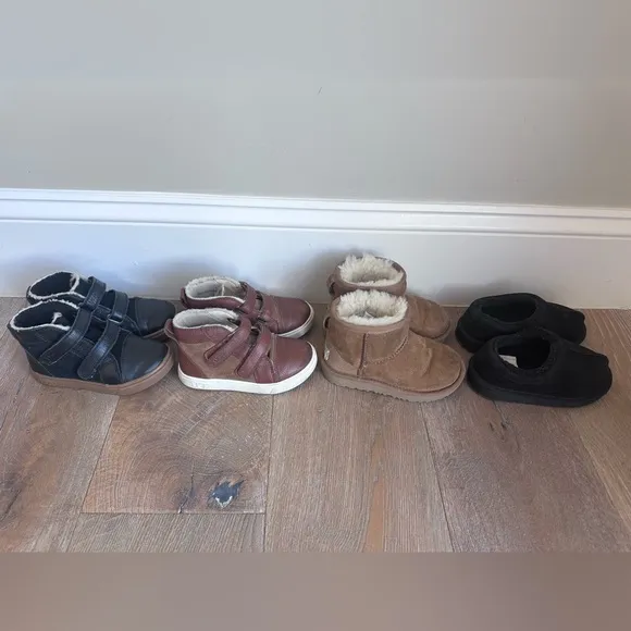 Uggs kids boots size 9 lot
