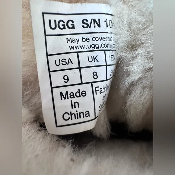 Uggs kids boots size 9 lot
