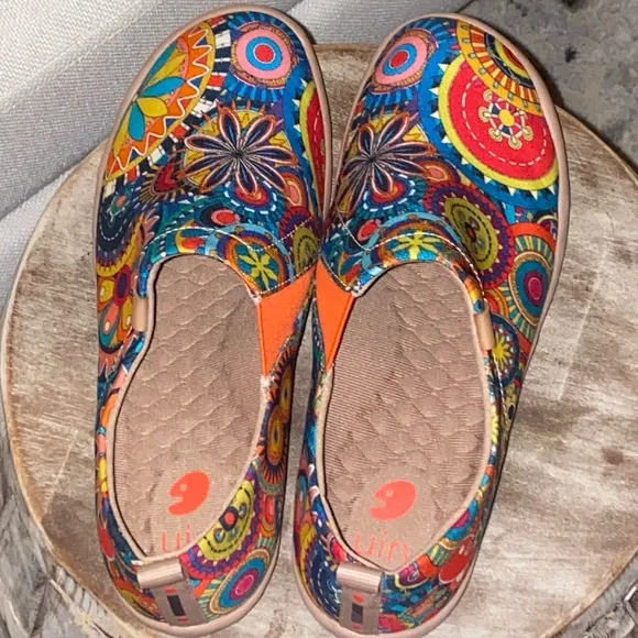 UIN Floral Design Blossum Toledo Canvas Slip On Shoes Size 8