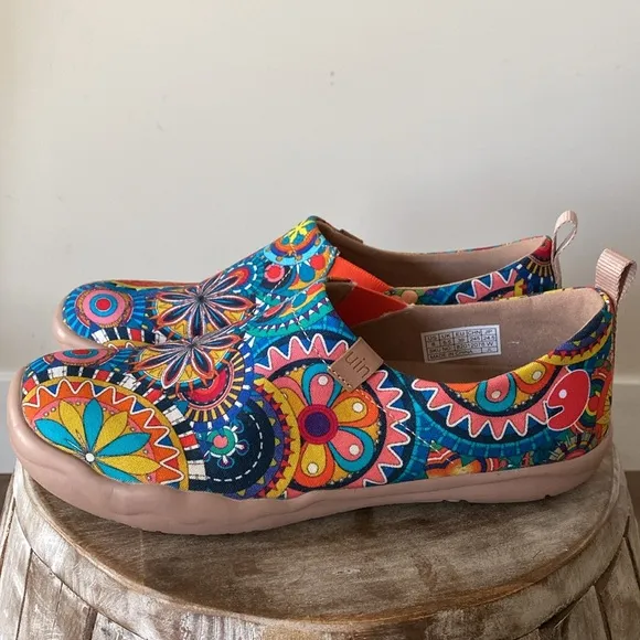 UIN Floral Design Blossum Toledo Canvas Slip On Shoes Size 8