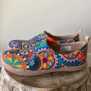UIN Floral Design Blossum Toledo Canvas Slip On Shoes Size 8