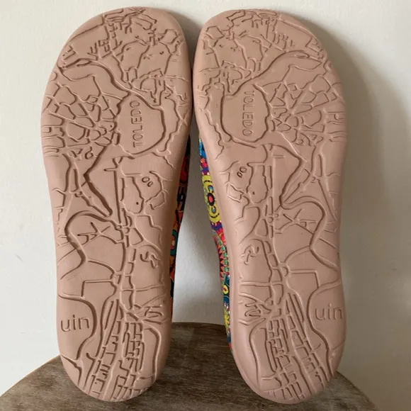 UIN Floral Design Blossum Toledo Canvas Slip On Shoes Size 8