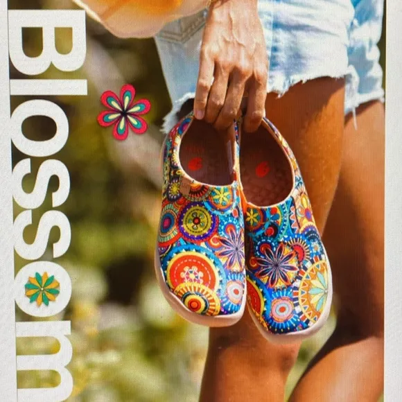UIN Floral Design Blossum Toledo Canvas Slip On Shoes Size 8