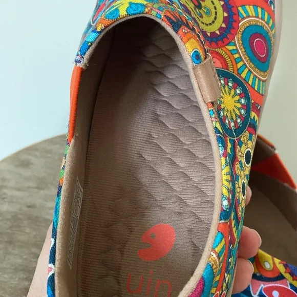 UIN Floral Design Blossum Toledo Canvas Slip On Shoes Size 8