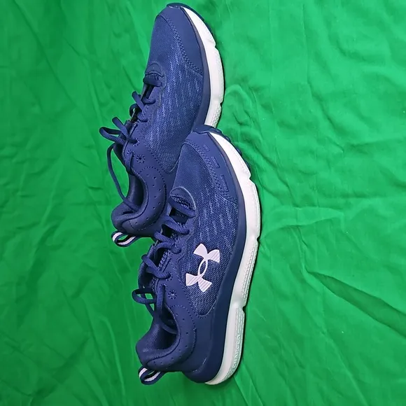 Under Armour Charged Assert 10 Blue sneakers