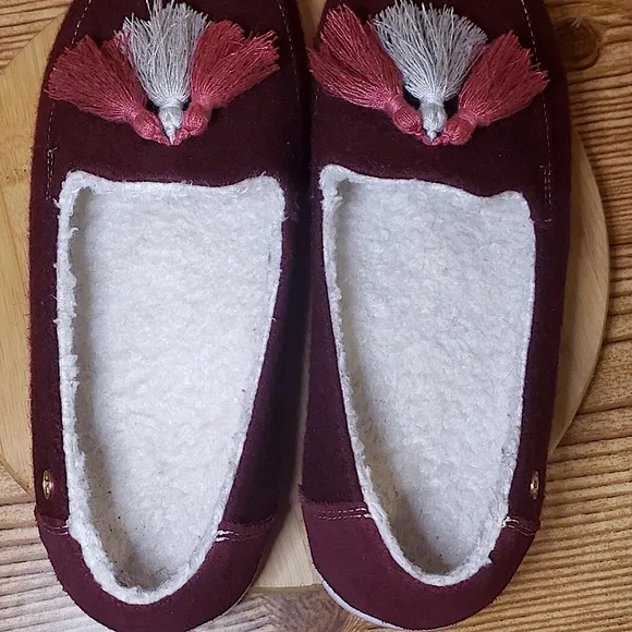 Unique, Cozy, Wool Fleece and Felt Slip On Tassel Flats size EU 39.5 US 8.5 WIDE