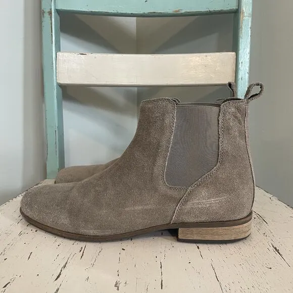 Urban Outfitters Men’s Boots Chelsea Ankle Size 10 Gray Suede Leather Pull On