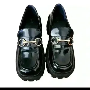 Urban Outfitters Womens Black Boca Patent Leather Lug Loafers 8