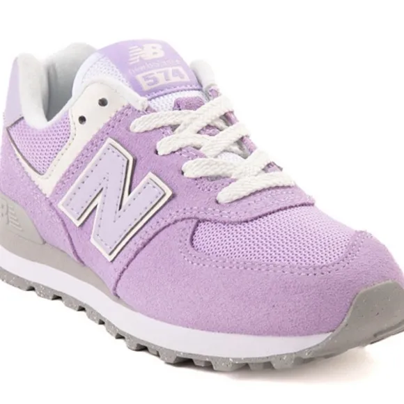 Used, worn 1 x in great shape!(New Balance Purple Sneakers)