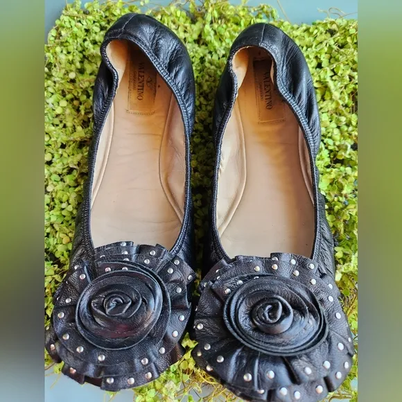 VALENTINO Black Luxe Leather Ornate Silver Studs Rosette Toes Ballet Flats Shoes