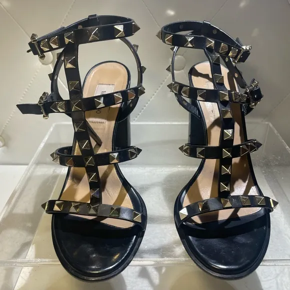 Valentino GAravani rockstud ankle strap sandals sz 37 made in italy
