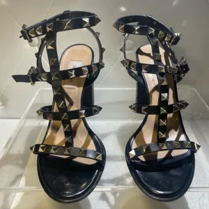 Valentino GAravani rockstud ankle strap sandals sz 37 made in italy