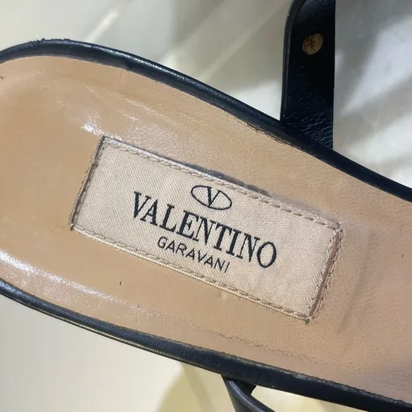 Valentino GAravani rockstud ankle strap sandals sz 37 made in italy