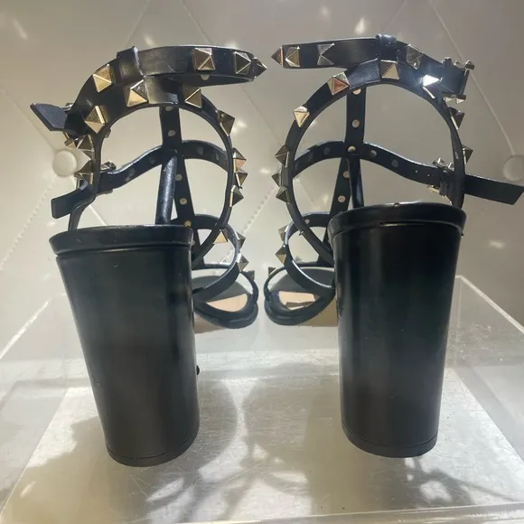 Valentino GAravani rockstud ankle strap sandals sz 37 made in italy