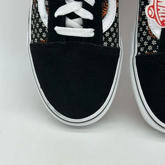 Vans Black and White Old Skool Sneakers with Iconic Side Stripe