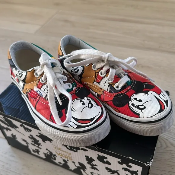 VANS DISNEY Youth as 12 sneakers