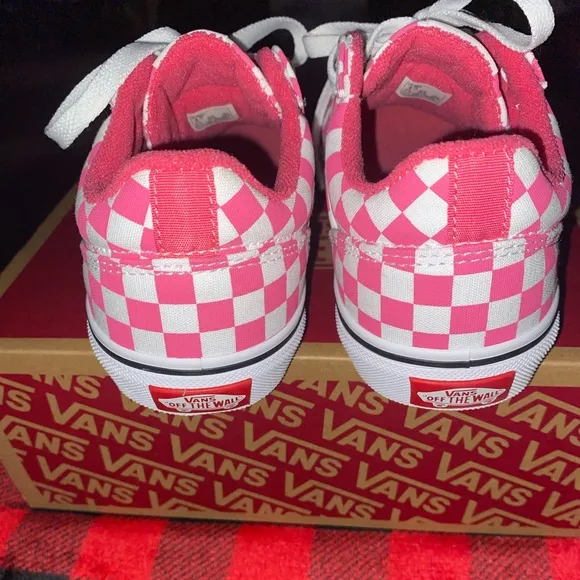 Vans Seldan Checkerboard Sneakers Honeysuckle Pink Youth Size 4 Women’s Size 6