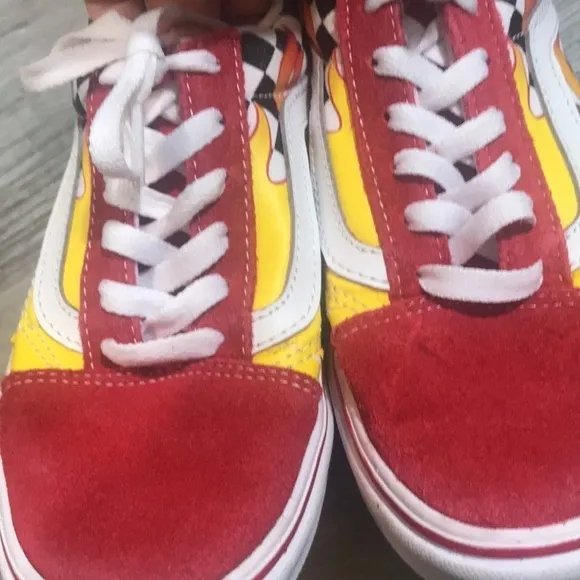 VANS YOUTH FLAME COMFYCUSH OLD SKOOL SNEAKERS SIZE 3