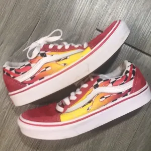 VANS YOUTH FLAME COMFYCUSH OLD SKOOL SNEAKERS SIZE 3