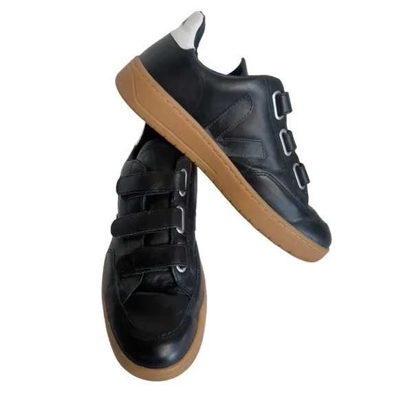 Veja Men’s Black Recife Logo Sneakers Gum Sole Size 8