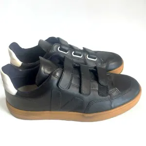 Veja Men’s Black Recife Logo Sneakers Gum Sole Size 8