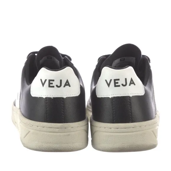 Veja women’s sneakers size 7 black and white classic Veja Campo Leather Sneakers