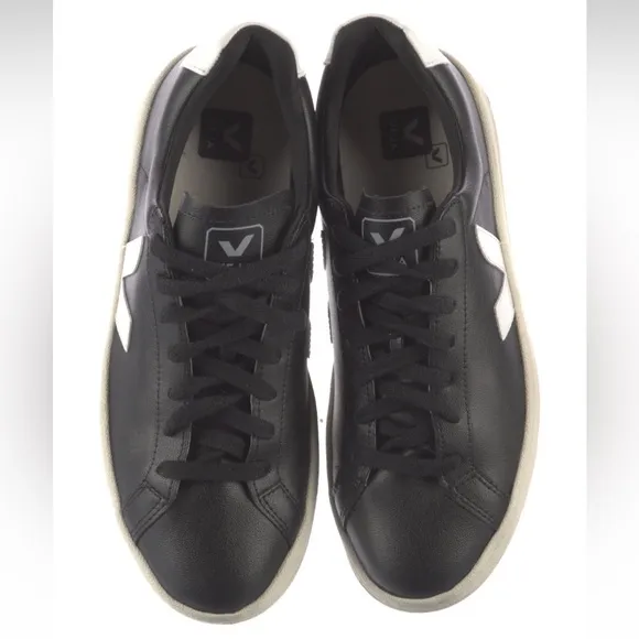 Veja women’s sneakers size 7 black and white classic Veja Campo Leather Sneakers
