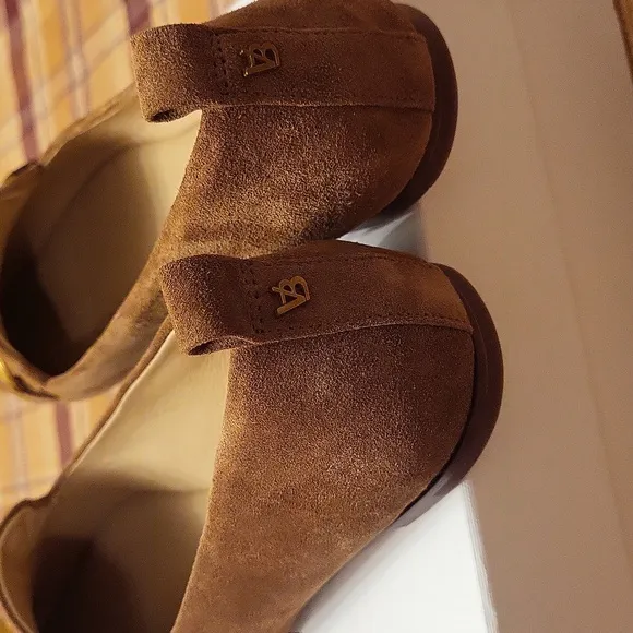 🆕️Veronica Beard Champlain Loafers, Suede Hazelnut