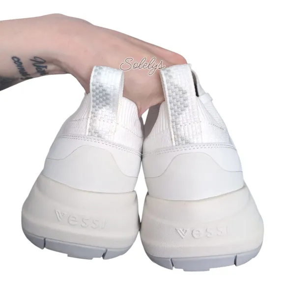 Vessi Stormburst Mens 10 White Low Top Waterproof Dyma-Tex Knit Sneaker Boot
