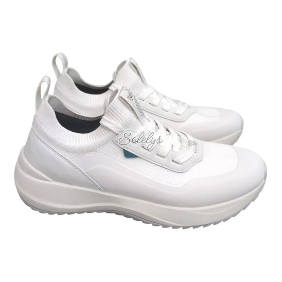 Vessi Stormburst Mens 10 White Low Top Waterproof Dyma-Tex Knit Sneaker Boot