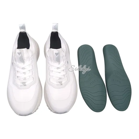 Vessi Stormburst Mens 10 White Low Top Waterproof Dyma-Tex Knit Sneaker Boot