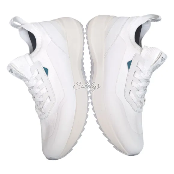 Vessi Stormburst Mens 10 White Low Top Waterproof Dyma-Tex Knit Sneaker Boot