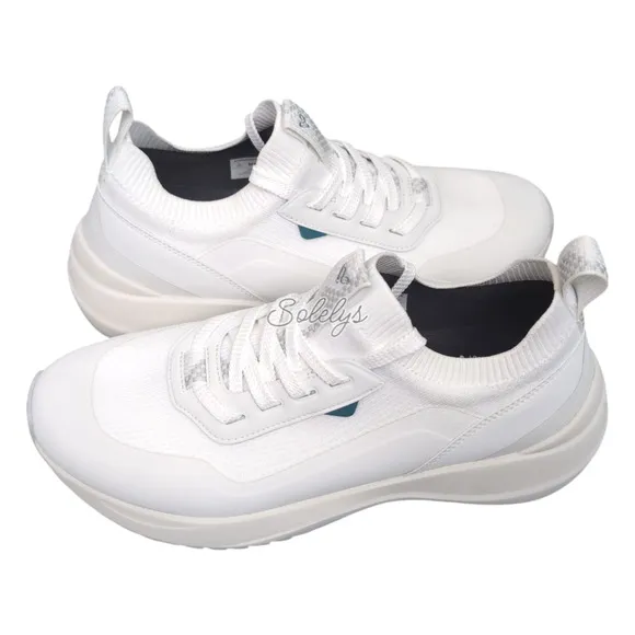 Vessi Stormburst Mens 10 White Low Top Waterproof Dyma-Tex Knit Sneaker Boot
