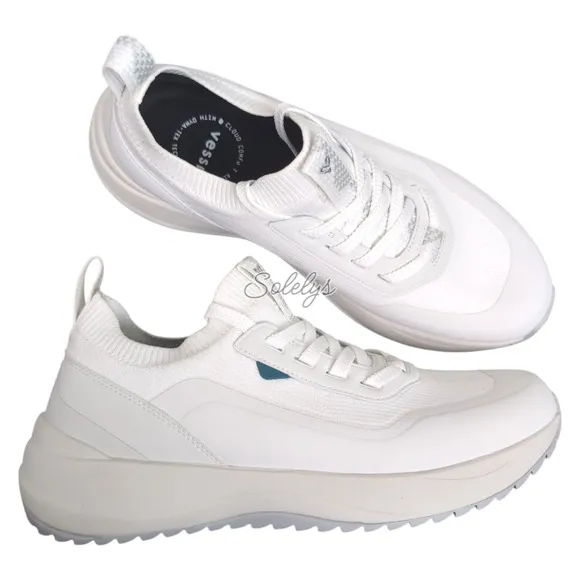 Vessi Stormburst Mens 10 White Low Top Waterproof Dyma-Tex Knit Sneaker Boot