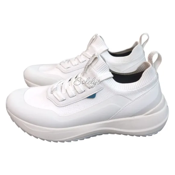 Vessi Stormburst White Low Top Waterproof Dyma-Tex Knit Sneaker Boot Mens 10