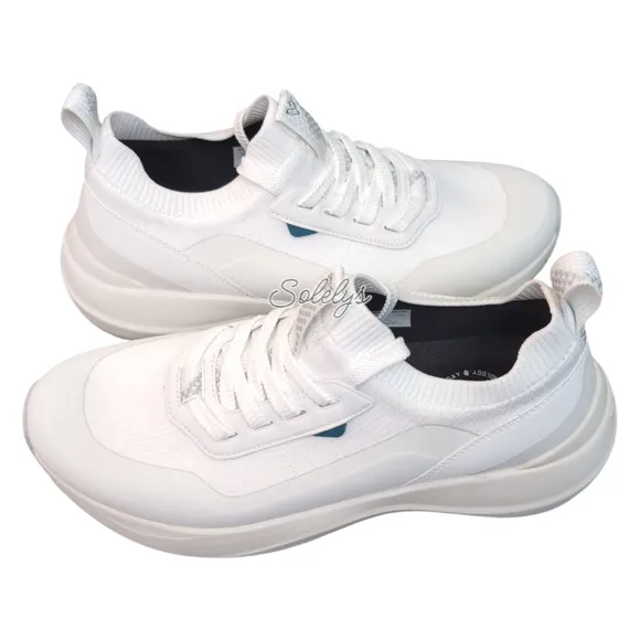 Vessi Stormburst White Low Top Waterproof Dyma-Tex Knit Sneaker Boot Mens 10