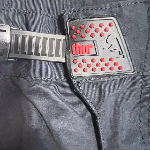 VGUC Thor motocross riding pants. Size 28.  116M