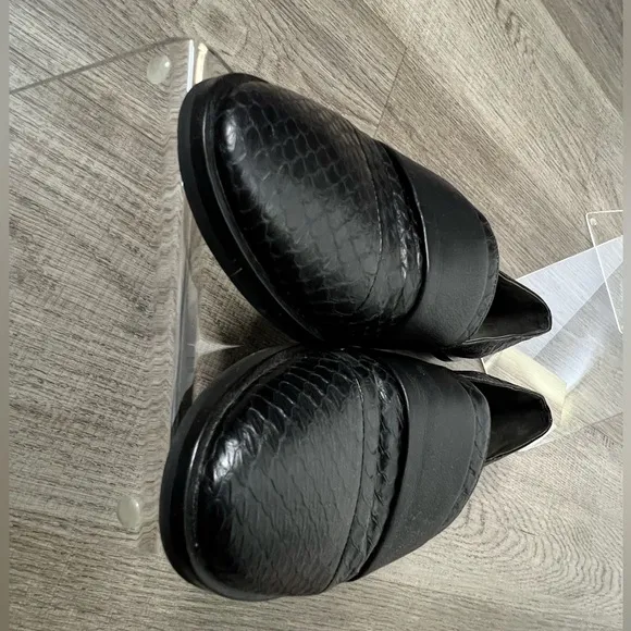 Vince Black Women's Leather Slip On Slides Flats Sz 9