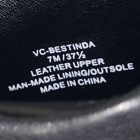 🎋Vince Camuto Bestinda Studded Sneakers