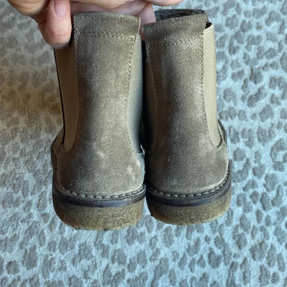 Vince Cody Shearling-Lined Suede Pull On Chelsea Ankle Boots, size 7