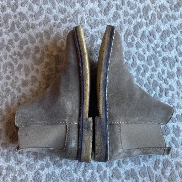 Vince Cody Shearling-Lined Suede Pull On Chelsea Ankle Boots, size 7
