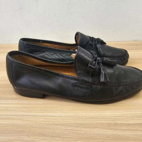 Vintage ALLEN EDMONDS Mens 10.5 D Black Leather Tassel Loafers Ivy Preppy VIBRAM