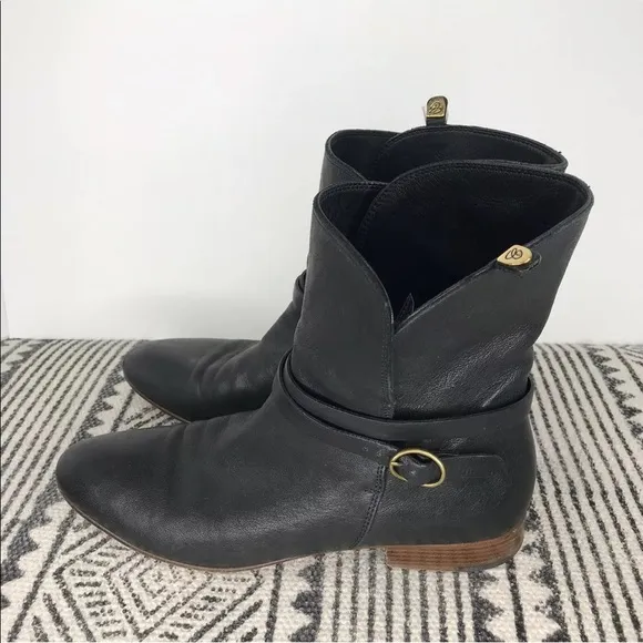 Vintage Chloe‎ Black Leather Buckle Block Heel Ankle Boots